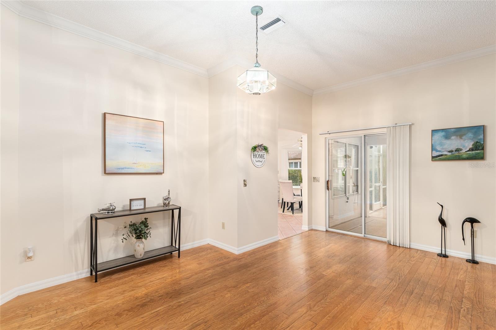 Image 12 of 49 For 703 Melendez Way