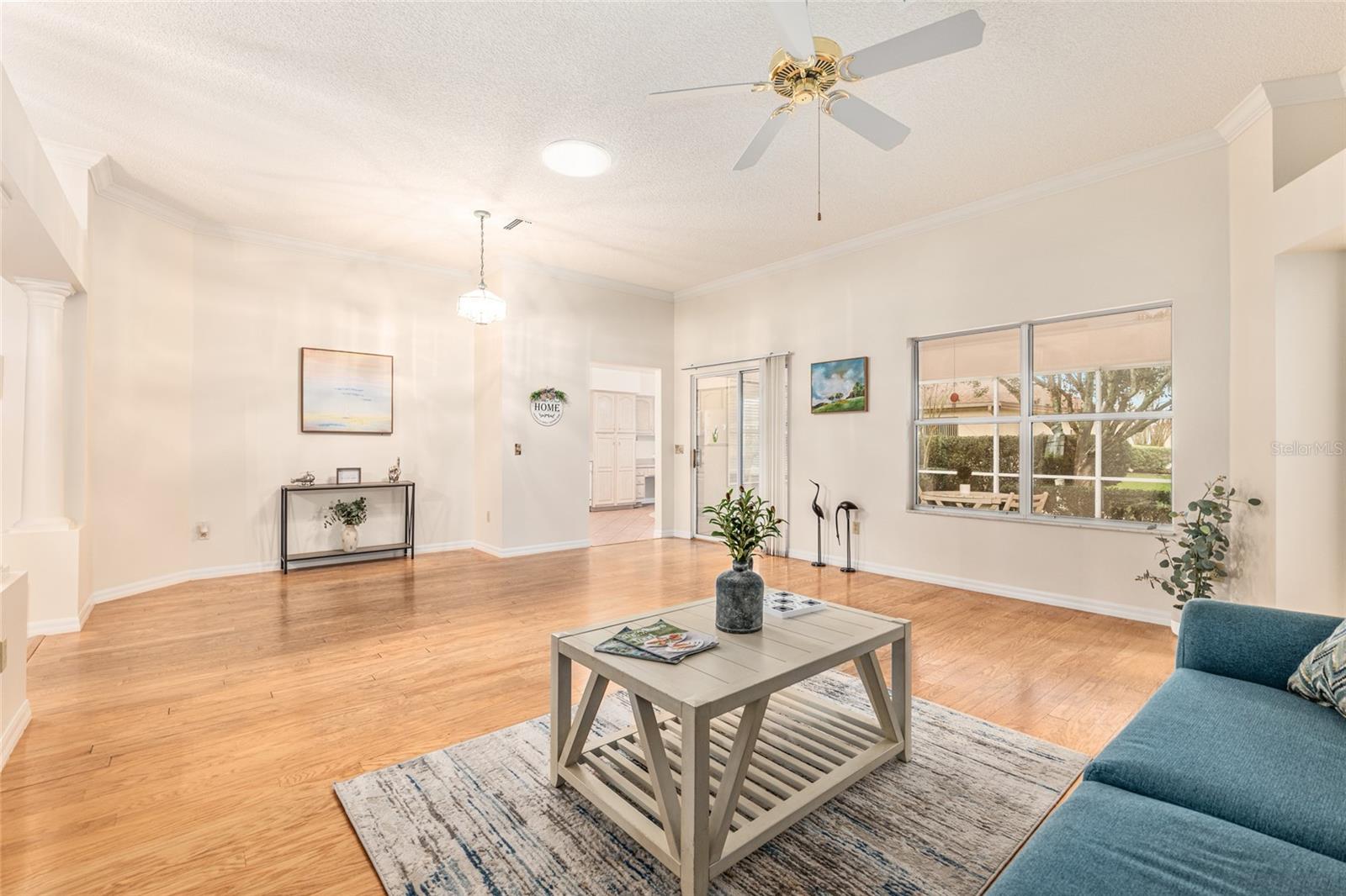 Image 15 of 49 For 703 Melendez Way