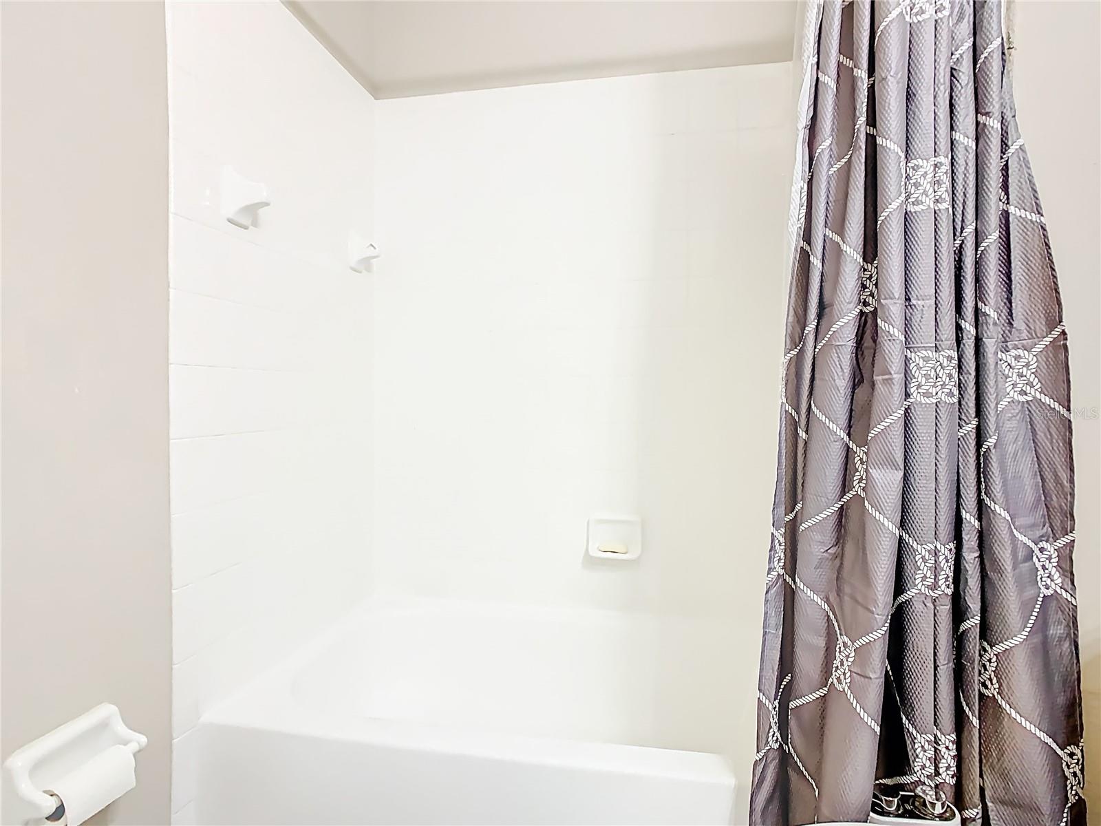 Image 16 of 27 For 15933 Bay Vista Drive