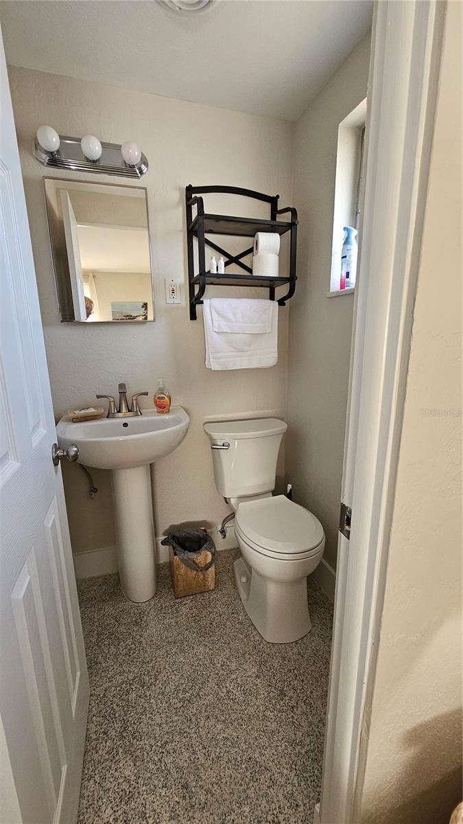 Image 20 of 21 For 516 Villas Drive