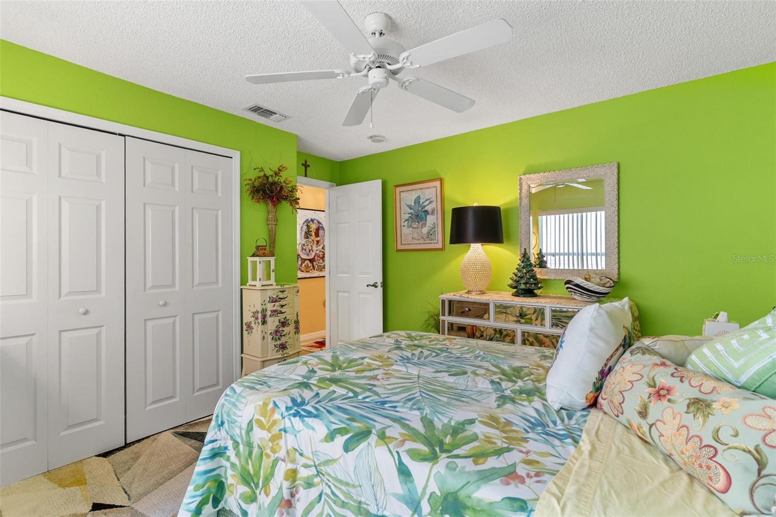 Image 40 of 52 For 818 Forest Breeze Path