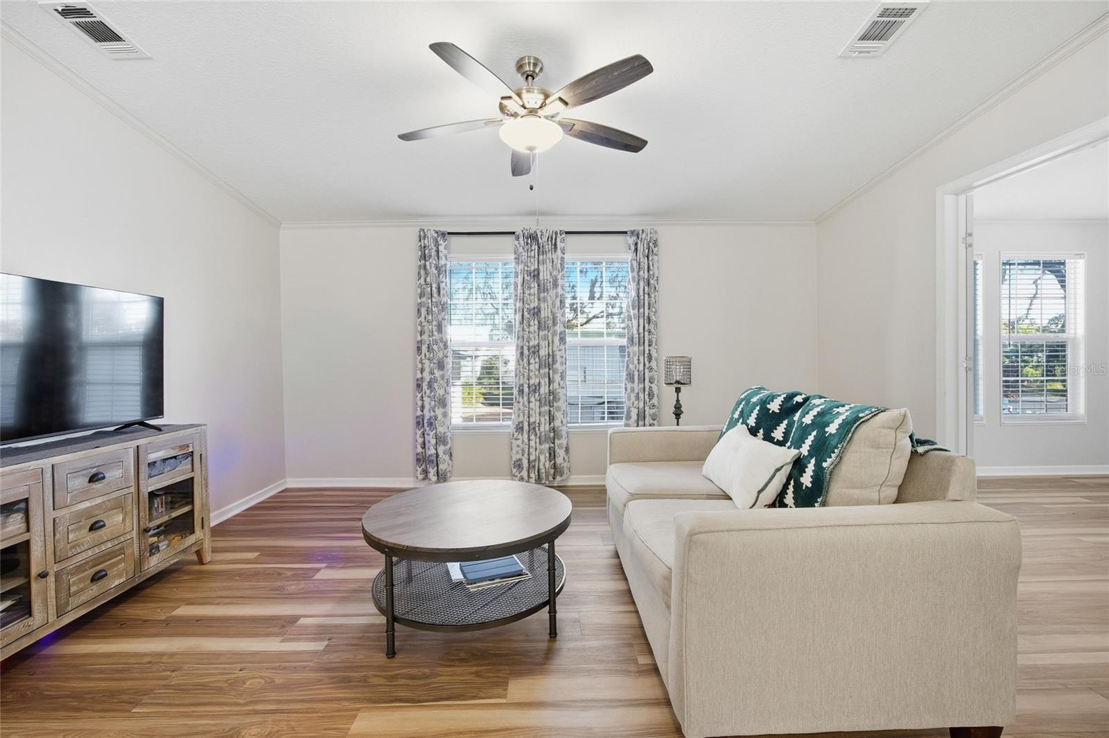 Image 11 of 33 For 3896 Picciola Road 532