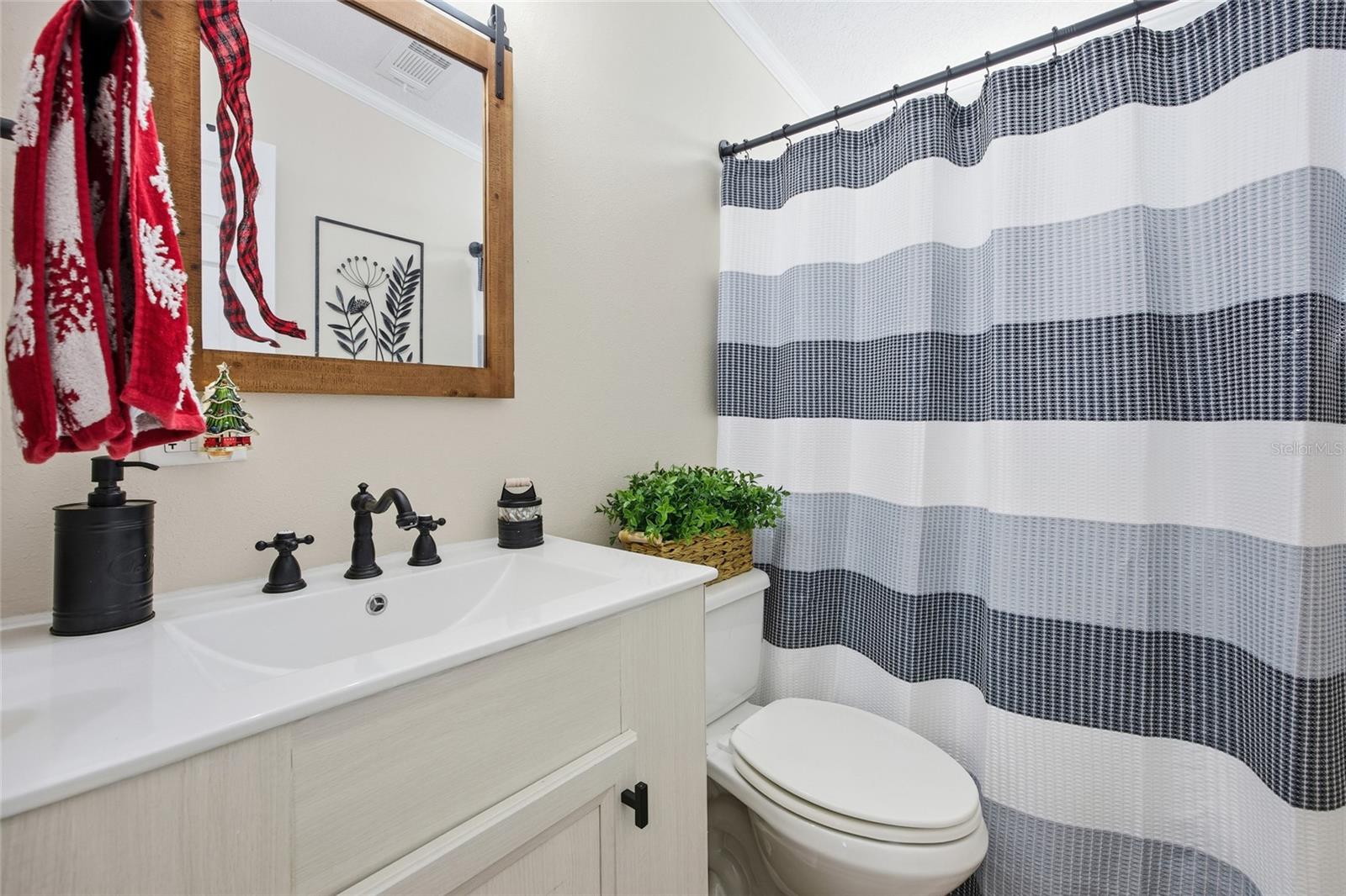 Image 17 of 33 For 3896 Picciola Road 532