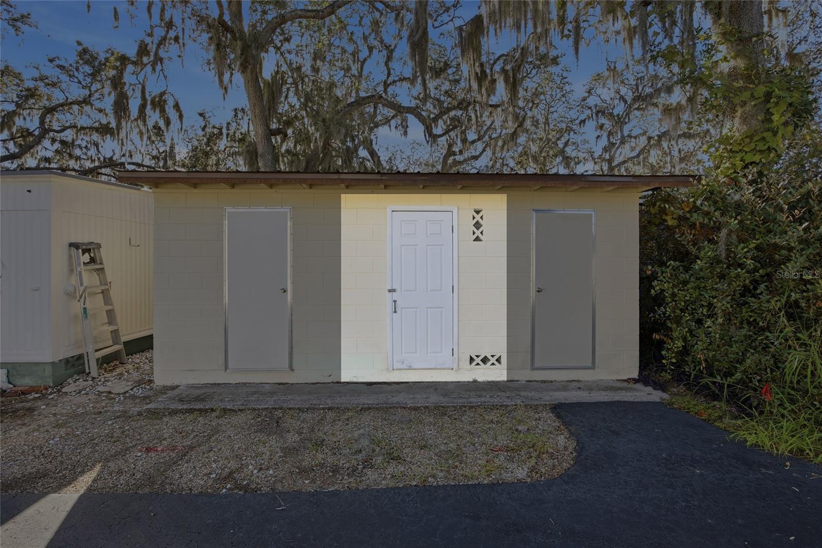 Image 22 of 33 For 3896 Picciola Road 532