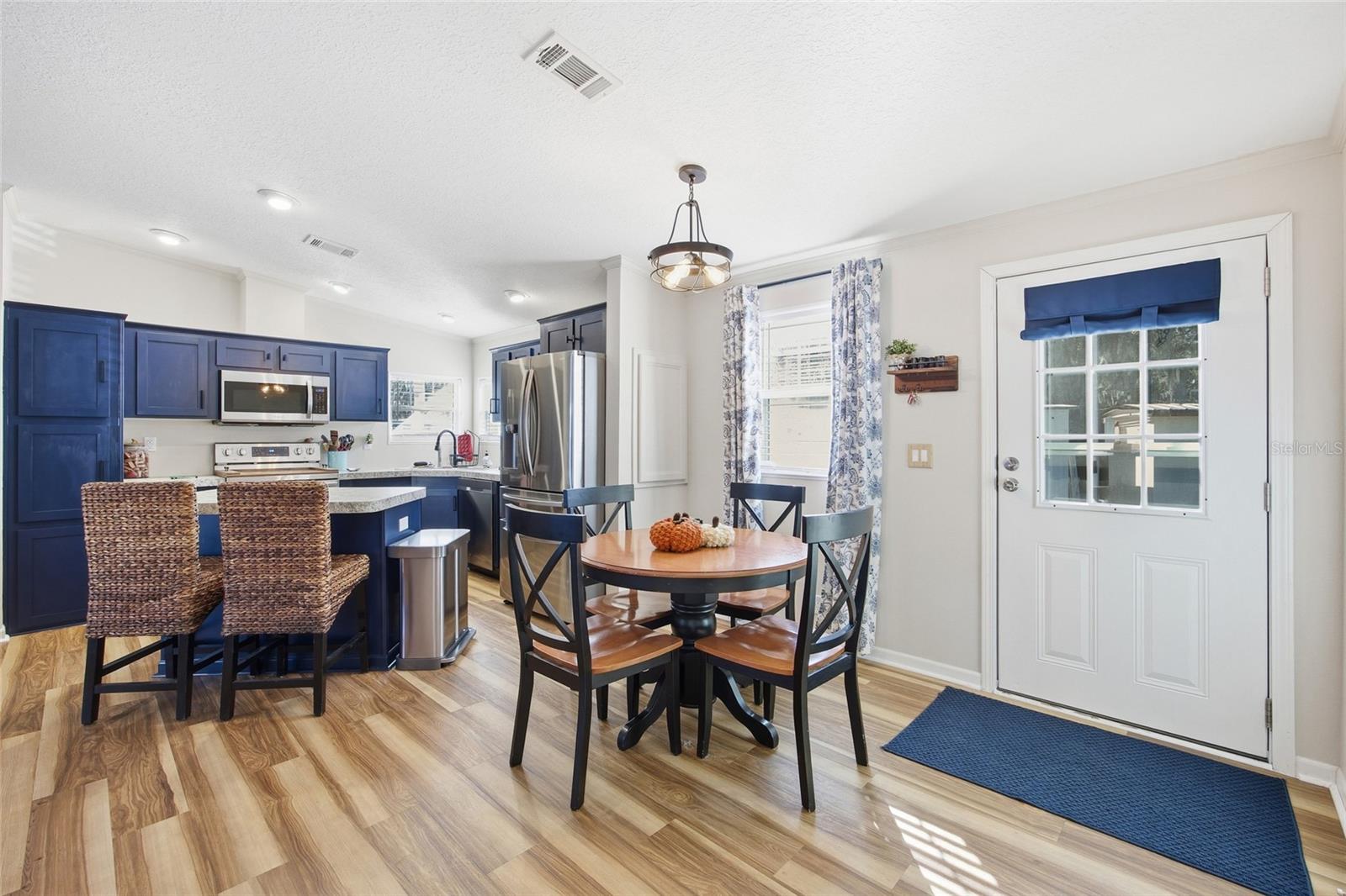 Image 8 of 33 For 3896 Picciola Road 532