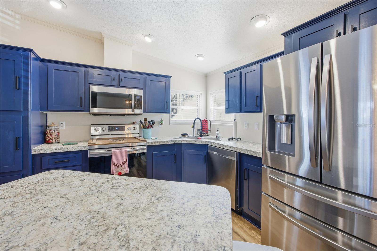 Image 9 of 33 For 3896 Picciola Road 532