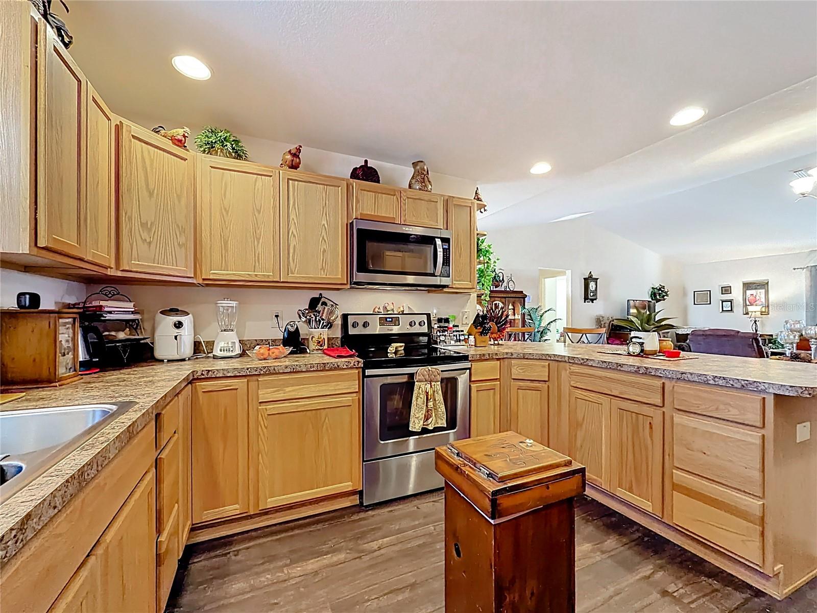 Image 16 of 56 For 3531 Thorne Path