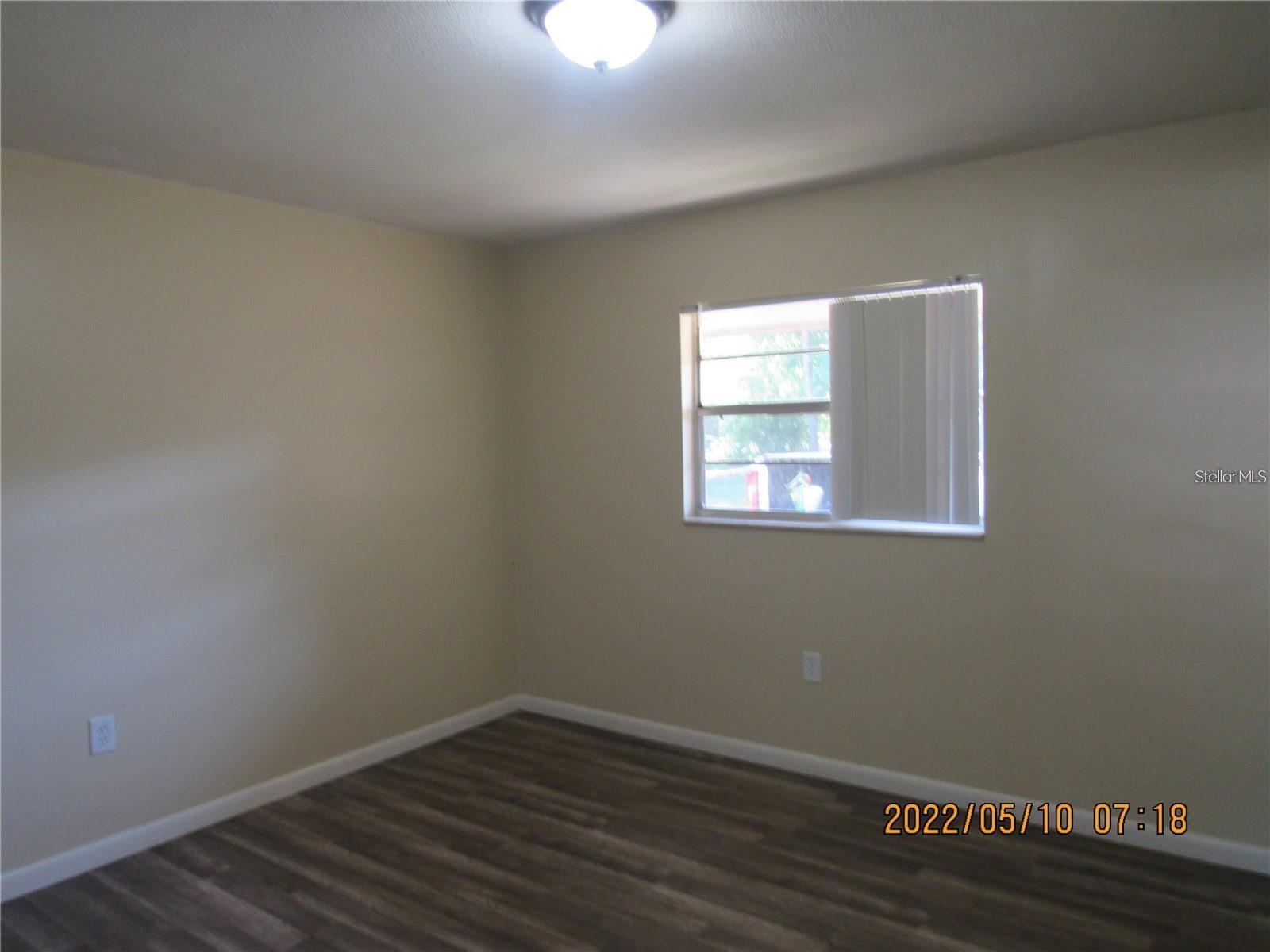 Image 10 of 13 For 722 Warfield Avenue 722