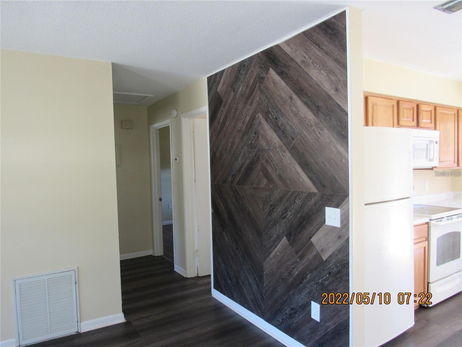 Image 6 of 13 For 722 Warfield Avenue 722