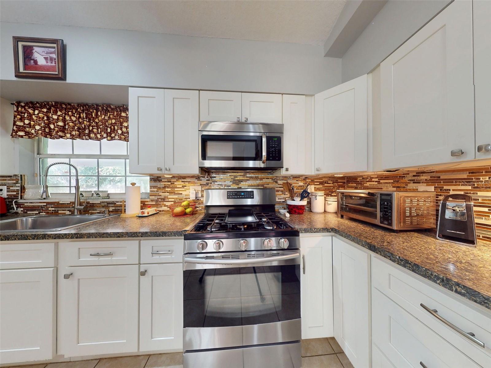 Image 14 of 100 For 3851 Thistlewood Way