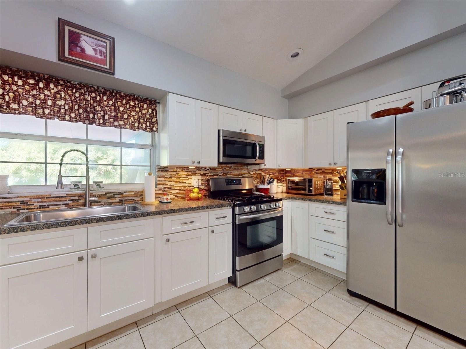 Image 17 of 100 For 3851 Thistlewood Way