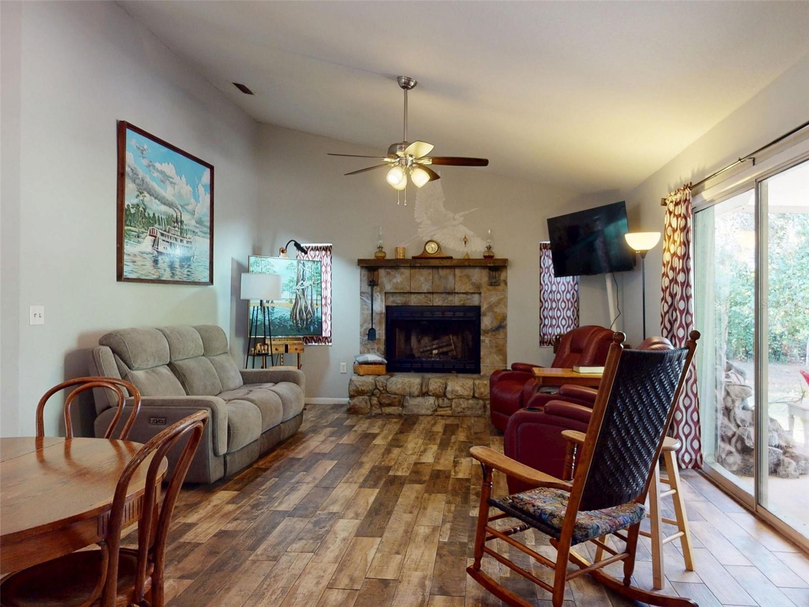 Image 19 of 100 For 3851 Thistlewood Way