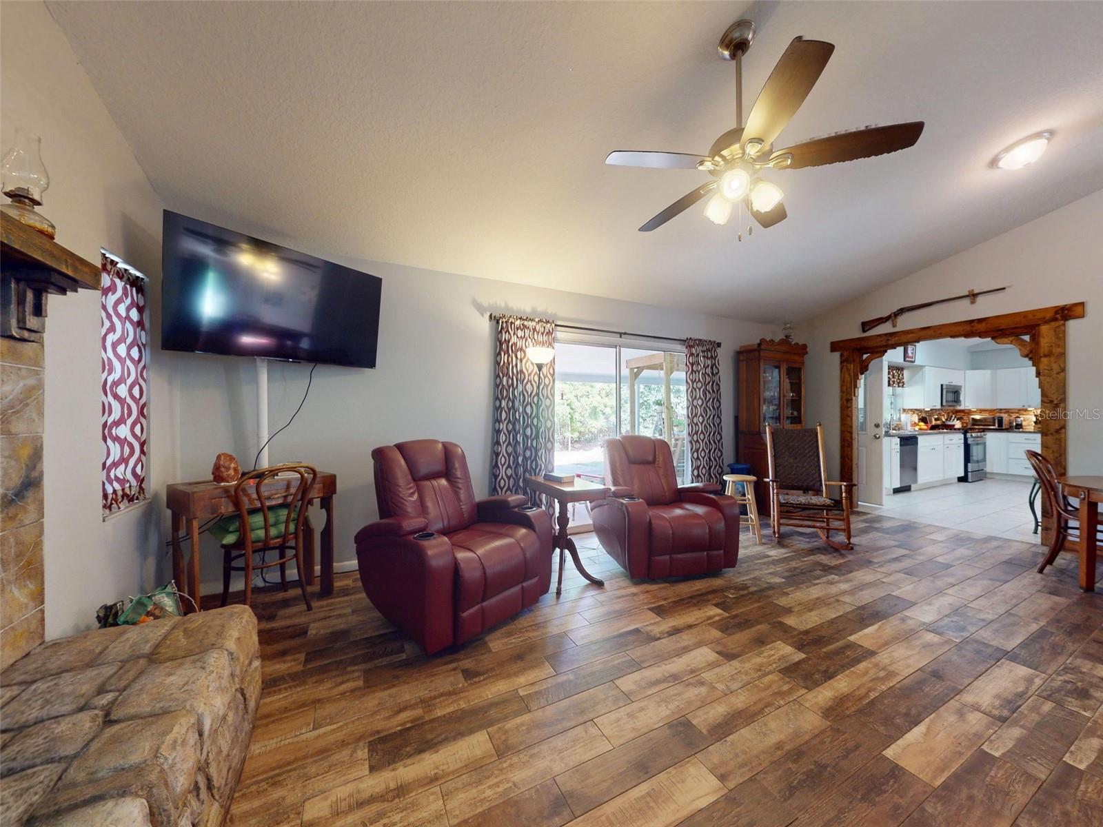 Image 23 of 100 For 3851 Thistlewood Way