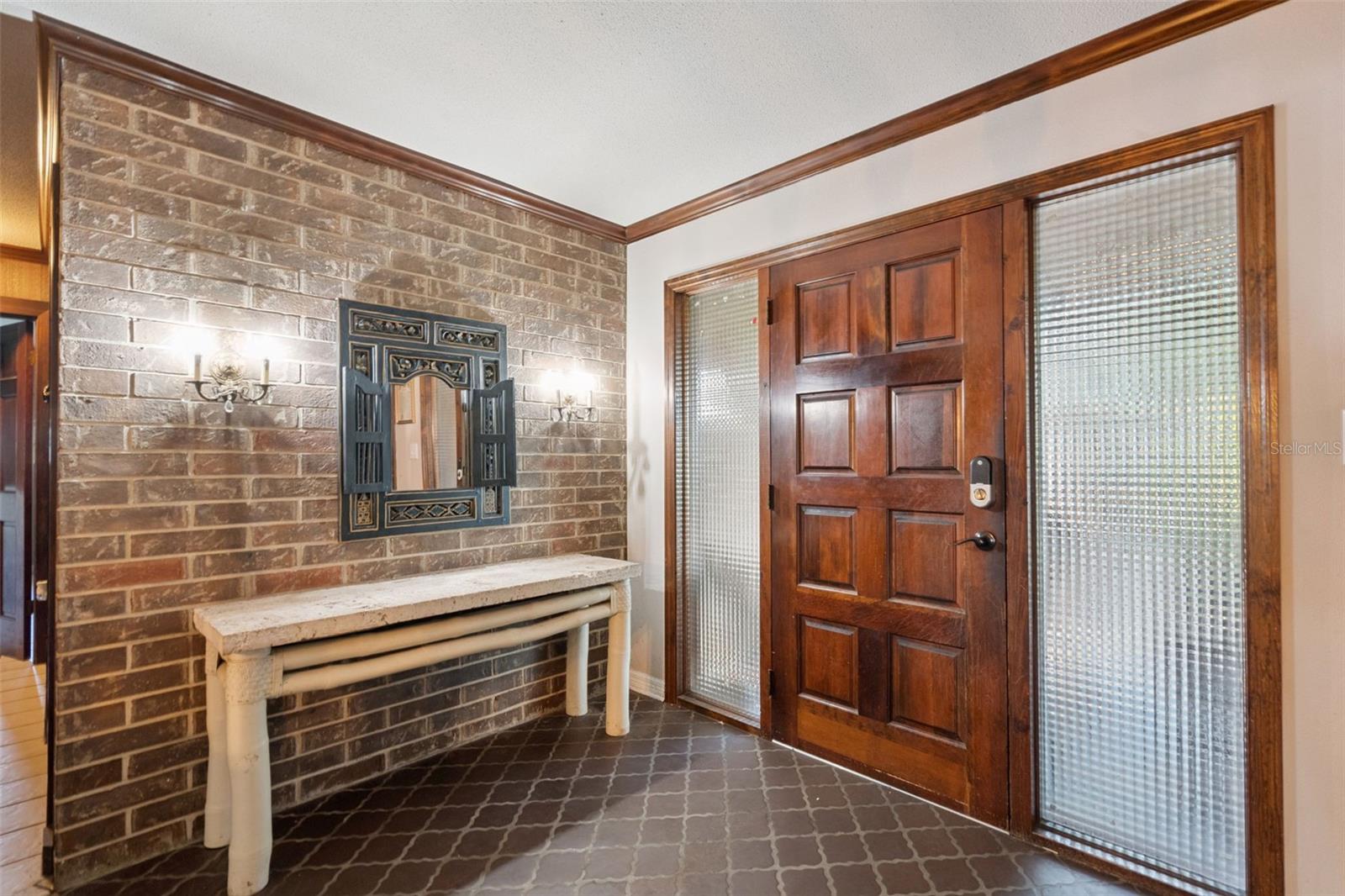 Image 11 of 55 For 5545 Oak Lane