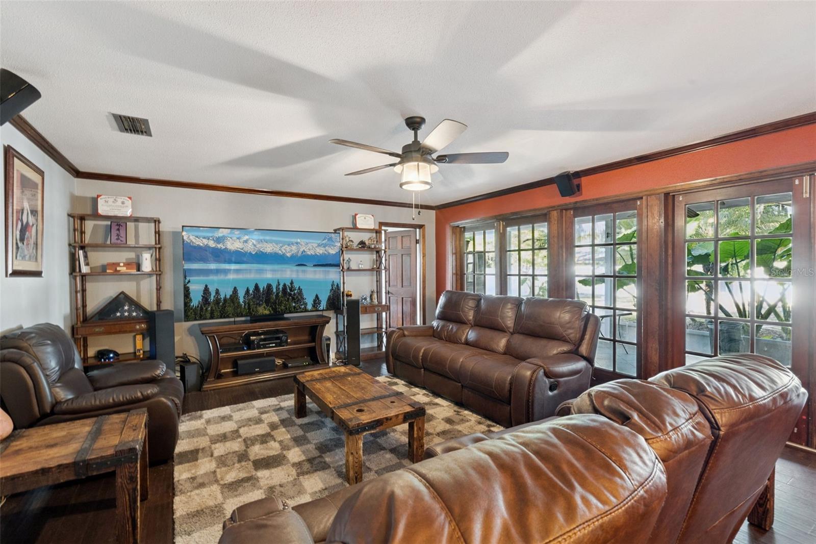 Image 13 of 55 For 5545 Oak Lane