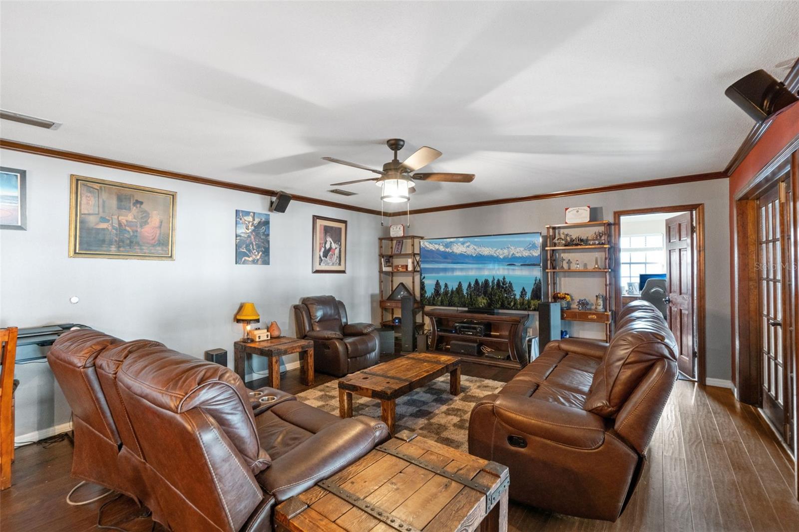 Image 14 of 55 For 5545 Oak Lane