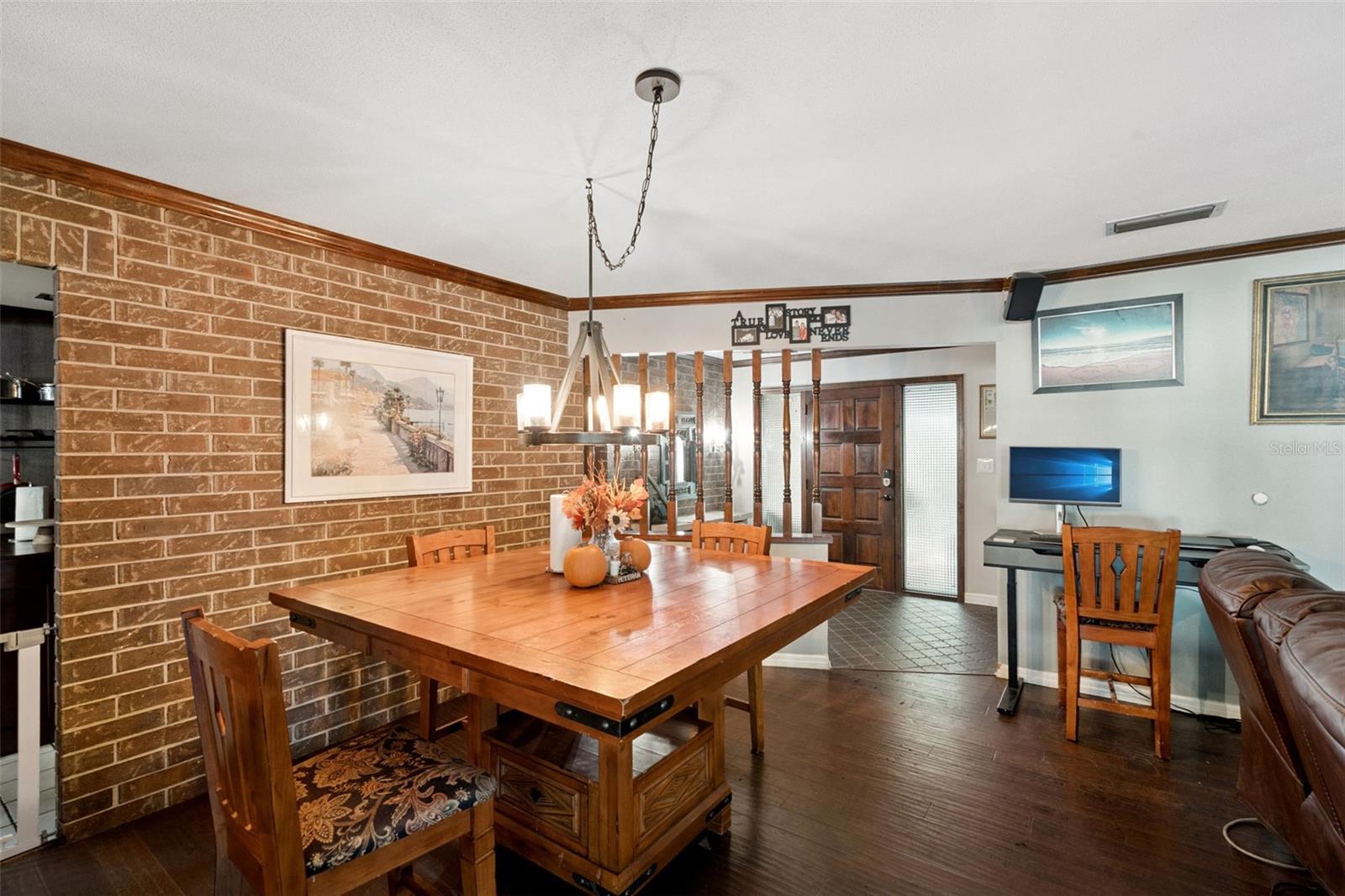 Image 15 of 55 For 5545 Oak Lane