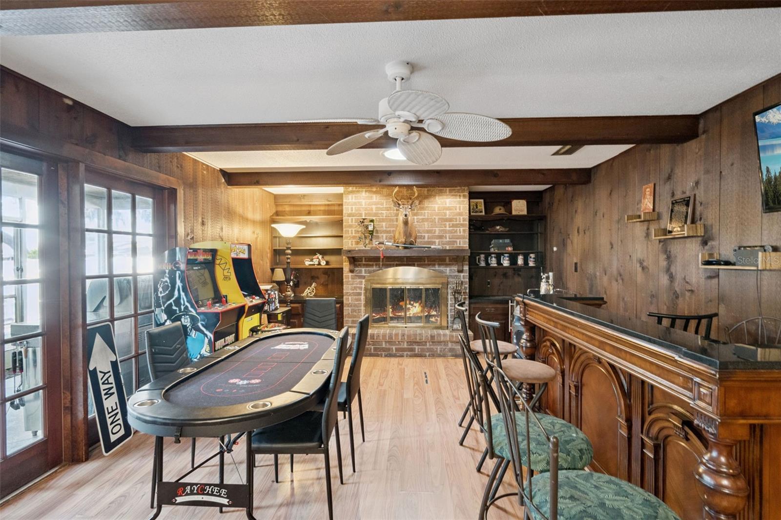 Image 19 of 55 For 5545 Oak Lane