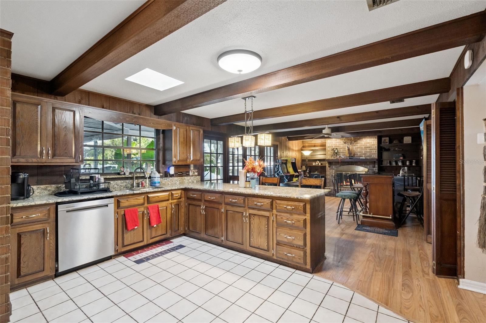 Image 21 of 55 For 5545 Oak Lane