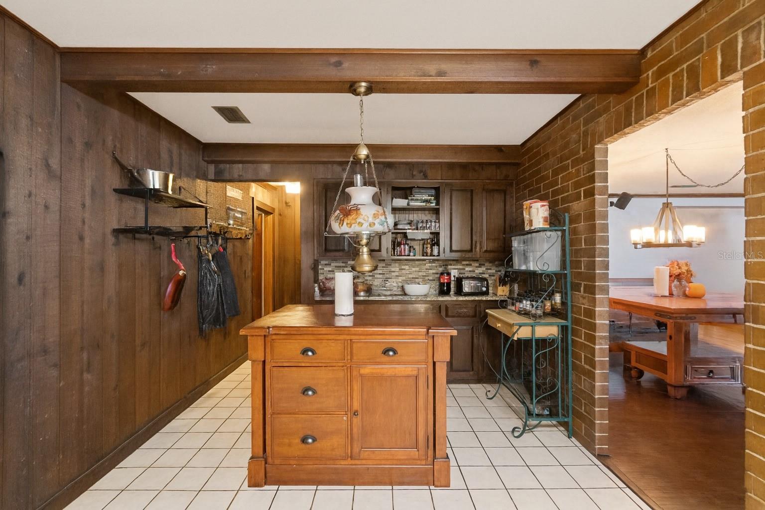 Image 23 of 55 For 5545 Oak Lane