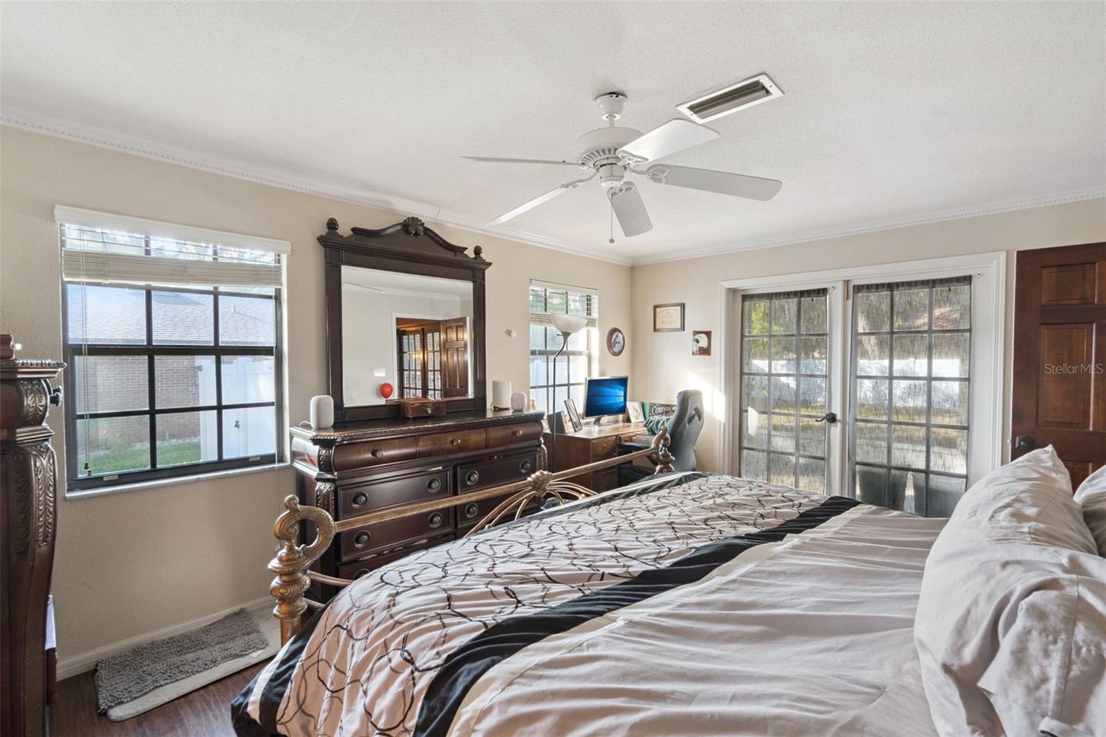 Image 28 of 55 For 5545 Oak Lane