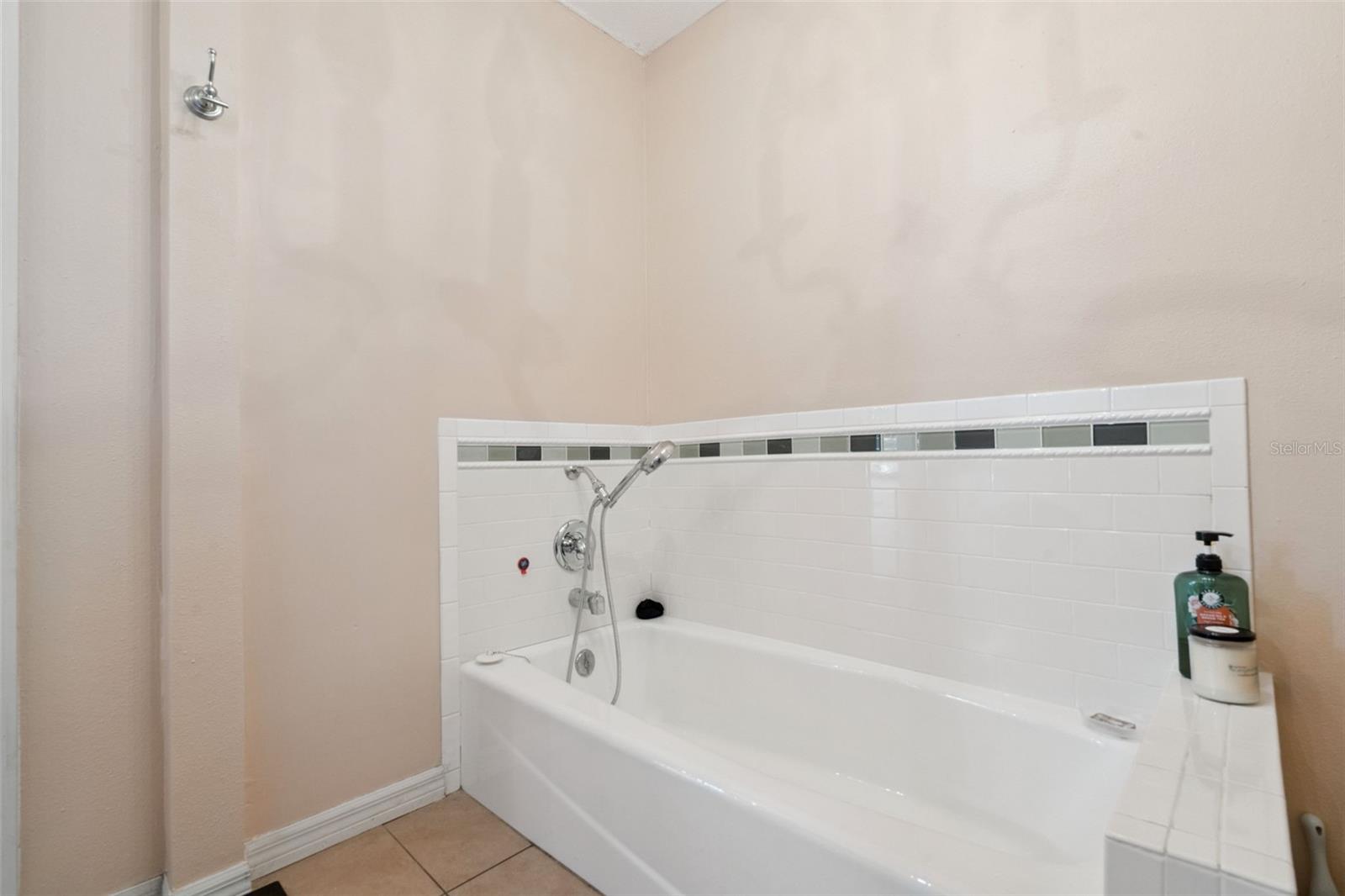 Image 34 of 55 For 5545 Oak Lane