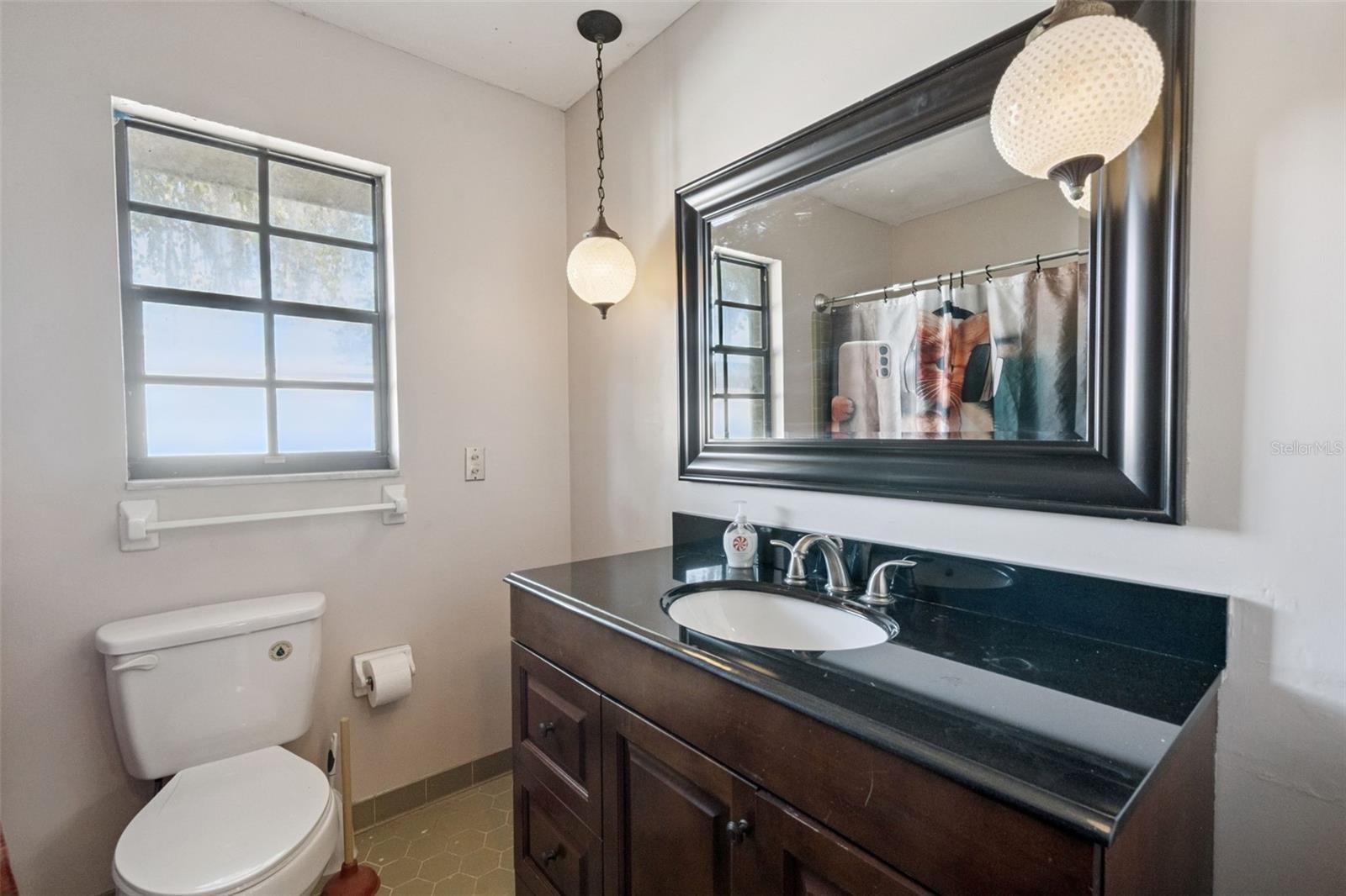 Image 35 of 55 For 5545 Oak Lane