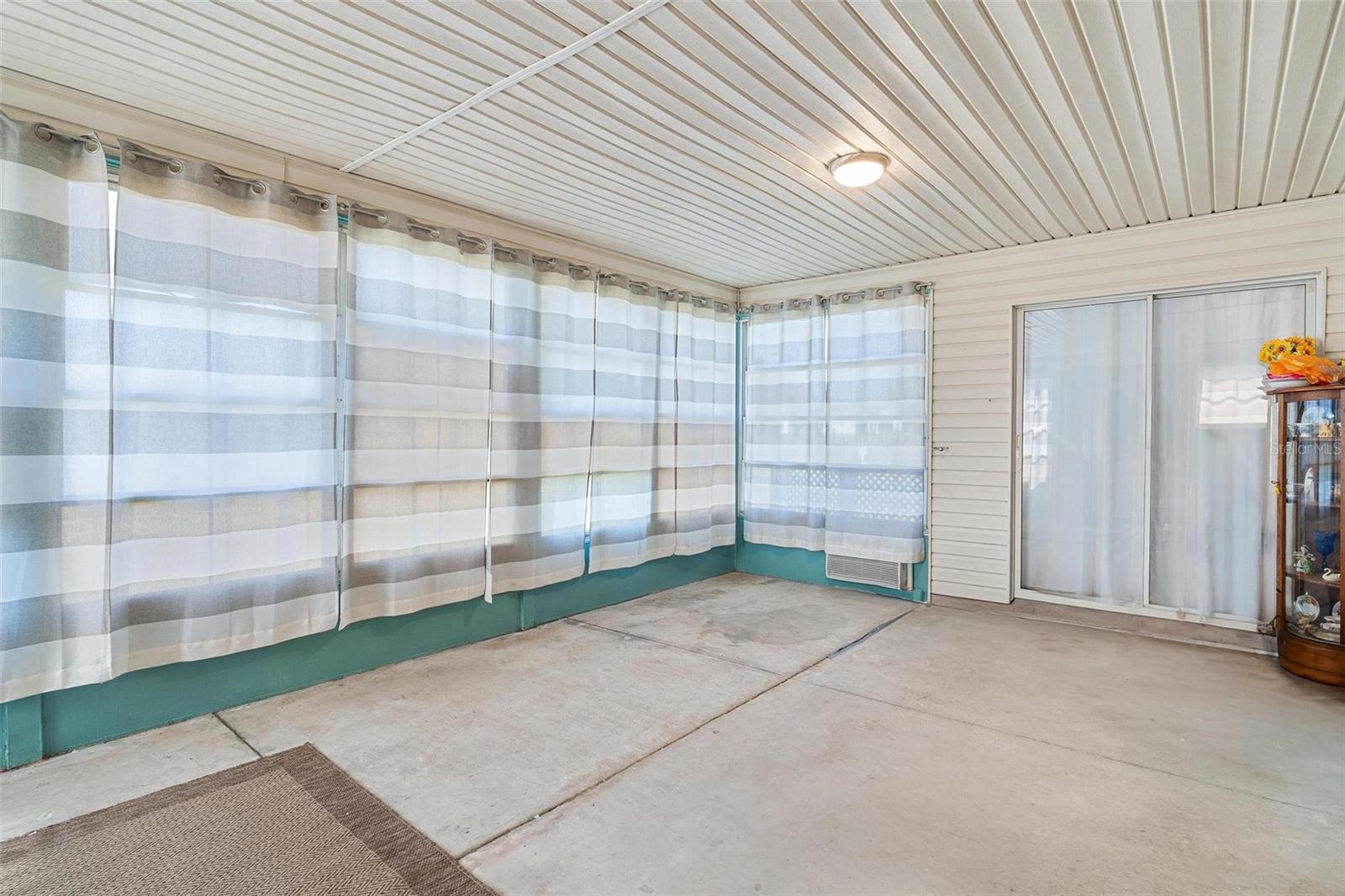 Image 27 of 41 For 32819 Timberwood Drive