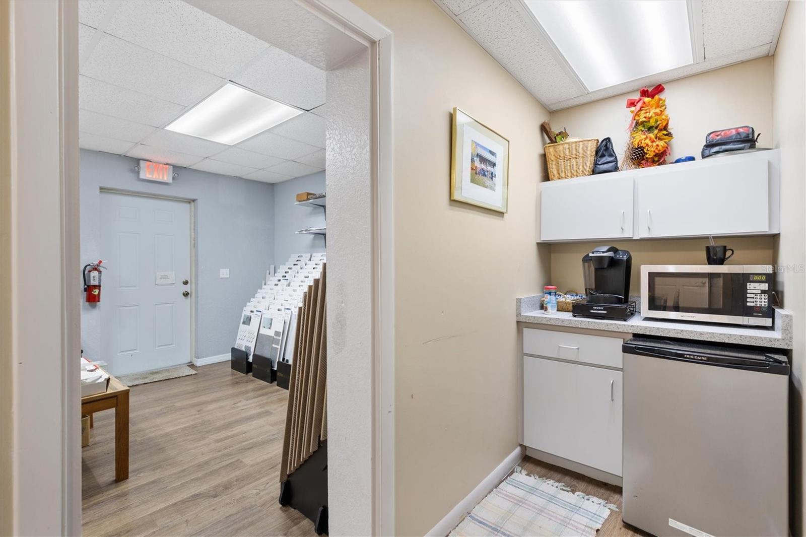 Image 24 of 34 For 609 Old Wire Road