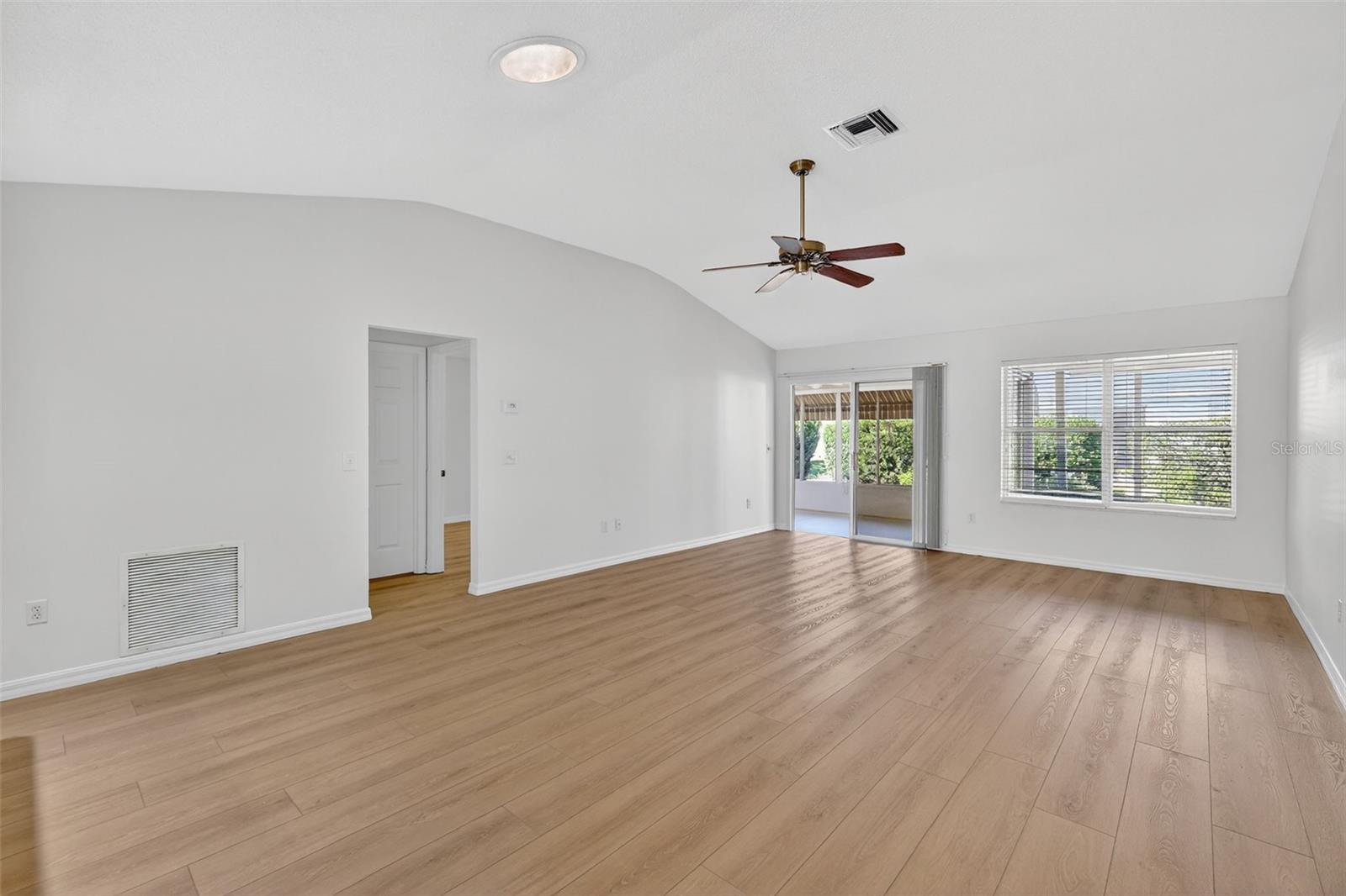 Image 4 of 20 For 2117 Zaragoza Place