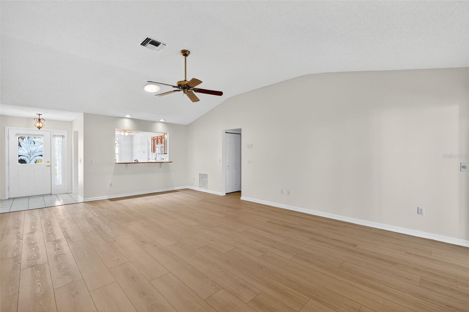 Image 5 of 20 For 2117 Zaragoza Place