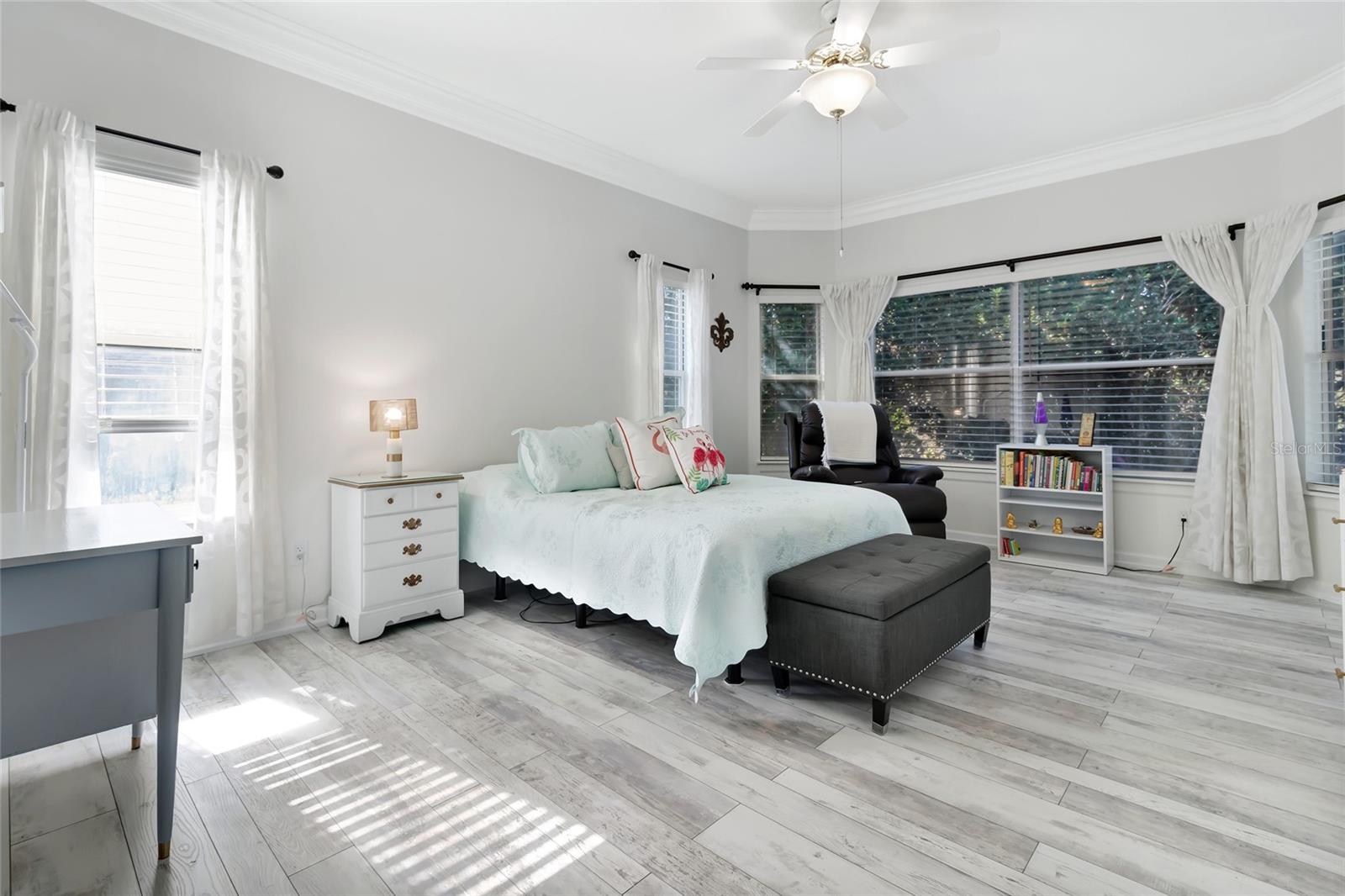 Image 17 of 69 For 33025 Lake Bend Circle