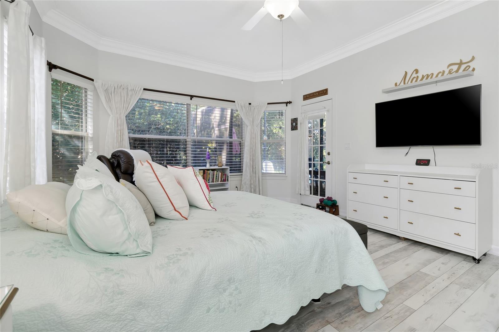 Image 18 of 69 For 33025 Lake Bend Circle