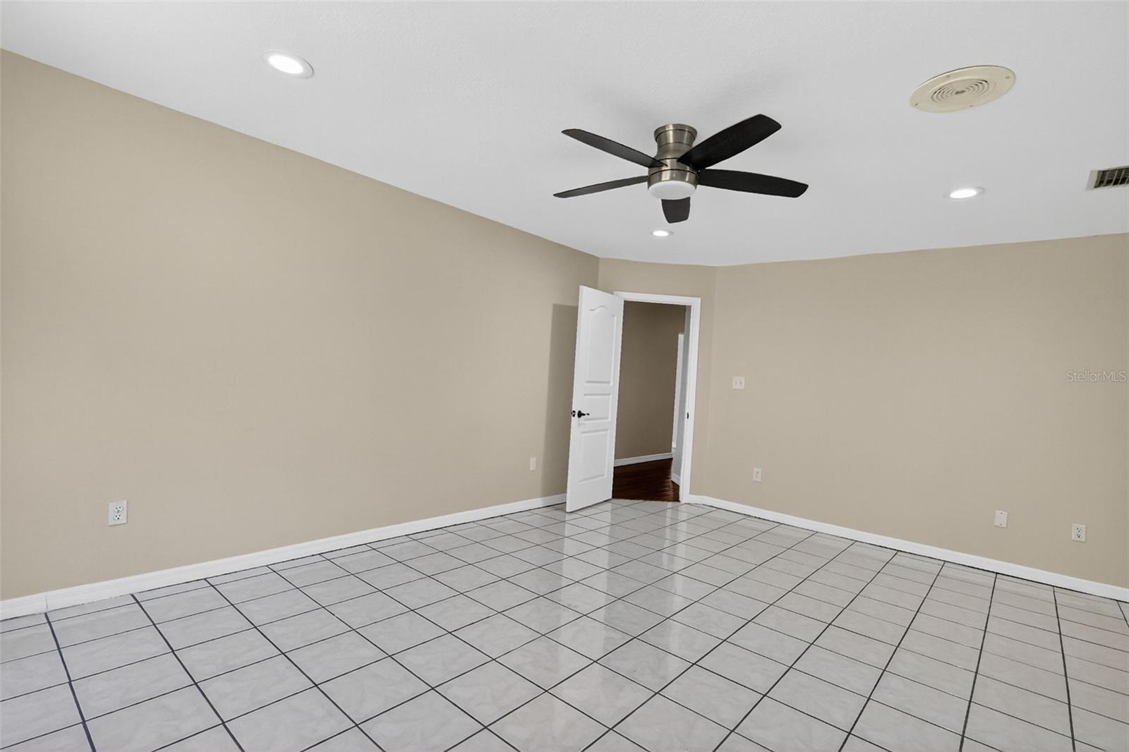 Image 24 of 61 For 13705 25th Avenue