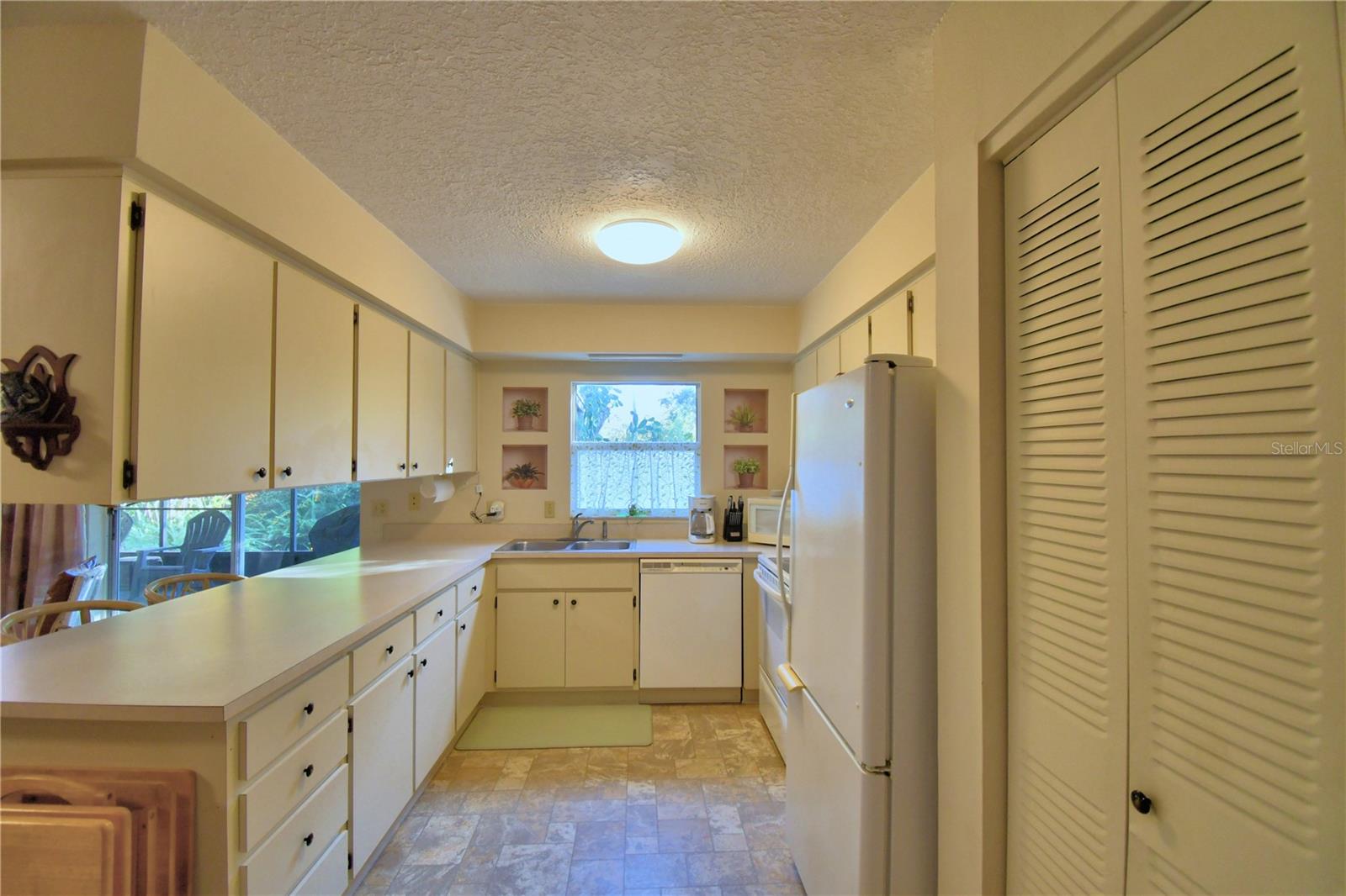 Image 26 of 74 For 329 El Dorado