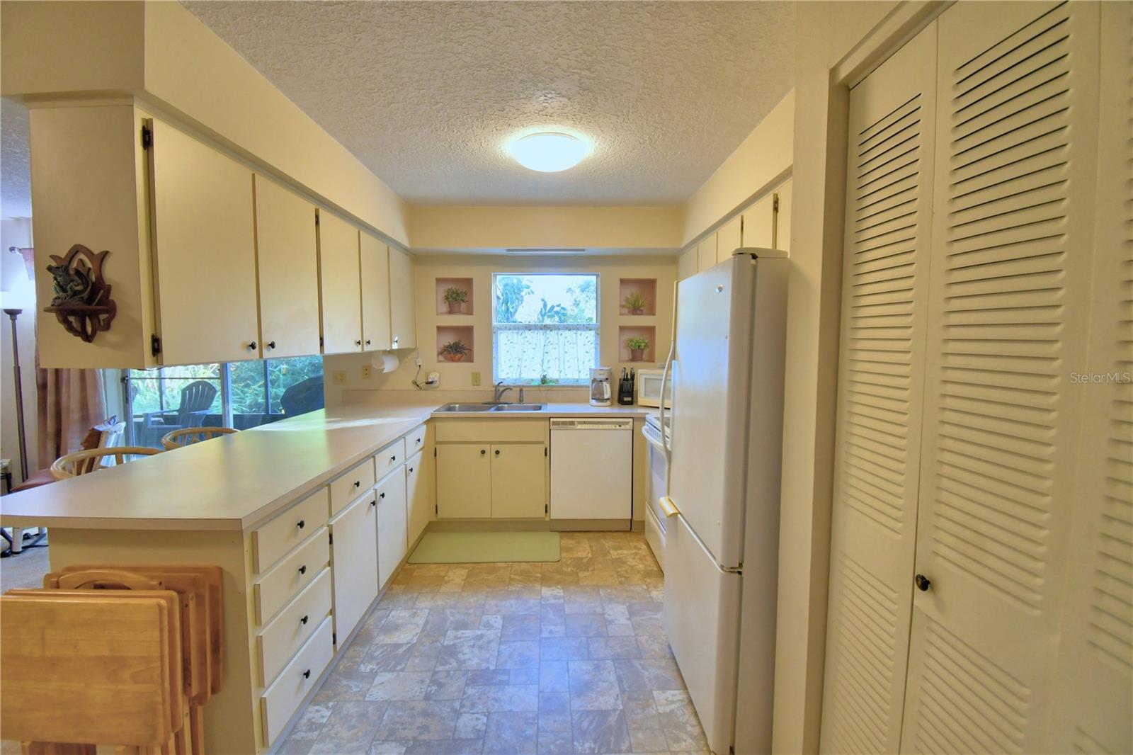 Image 27 of 74 For 329 El Dorado