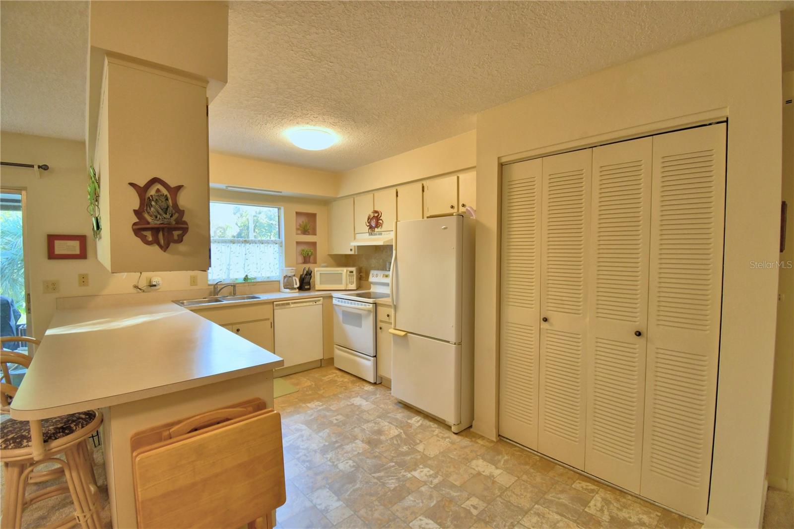 Image 30 of 74 For 329 El Dorado