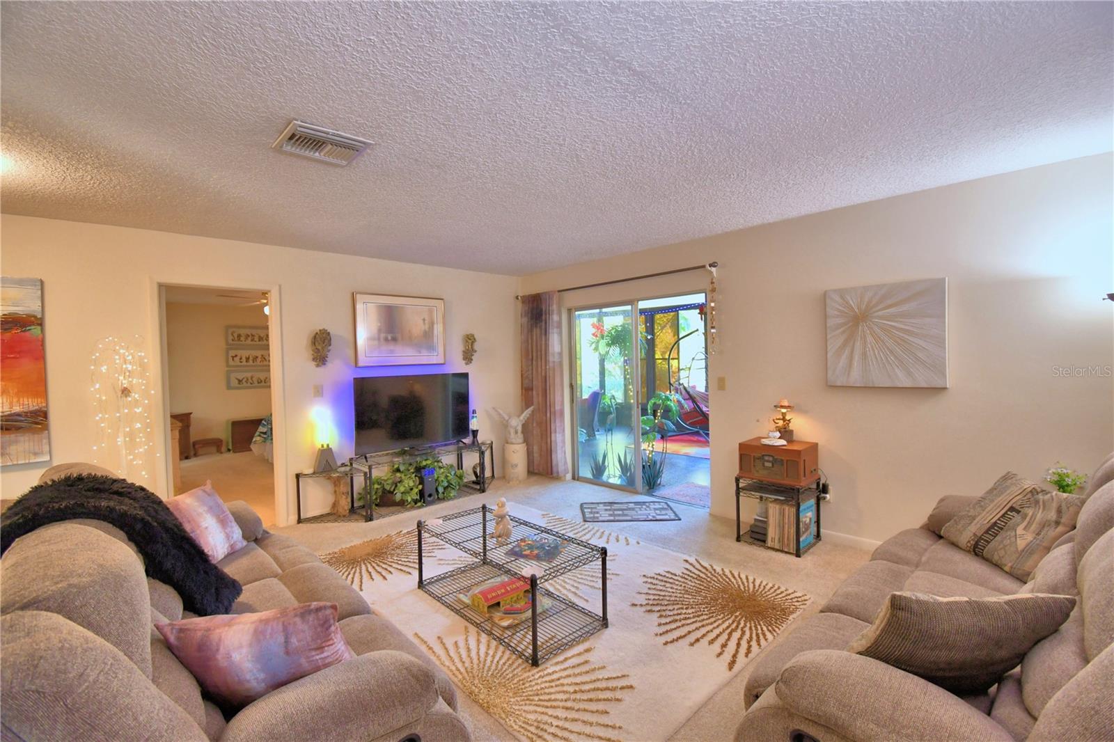 Image 33 of 74 For 329 El Dorado