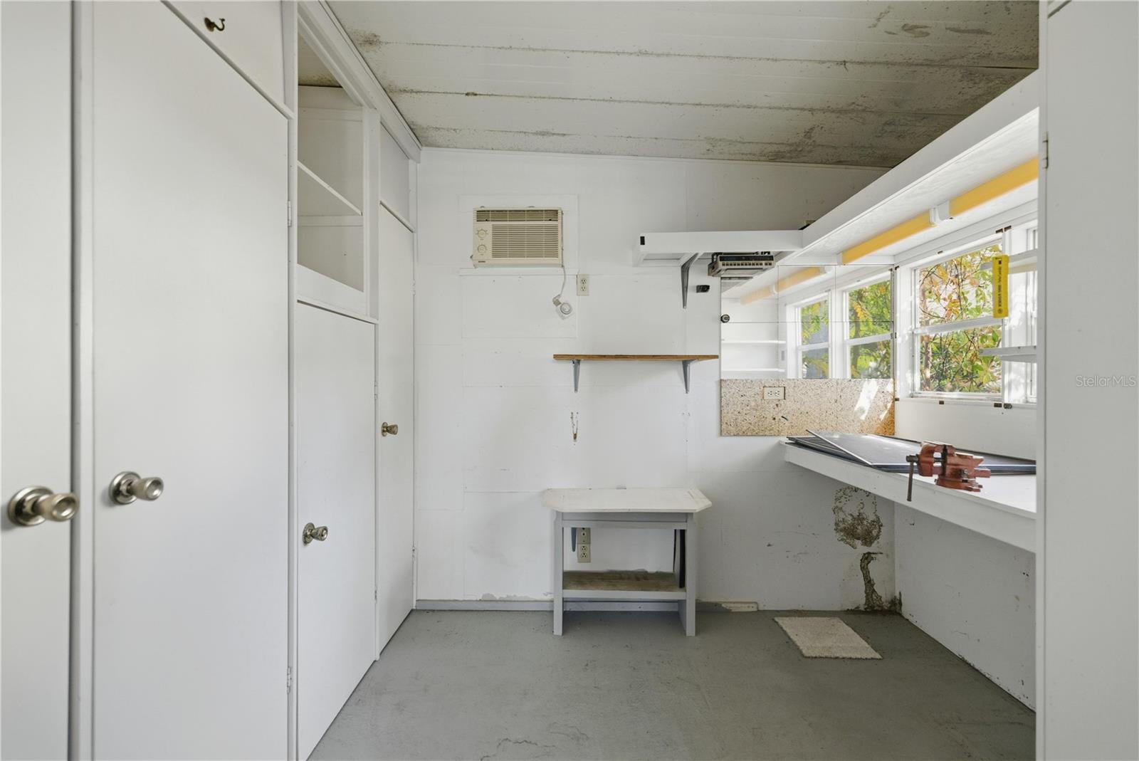 Image 15 of 18 For 725 Camelia Court