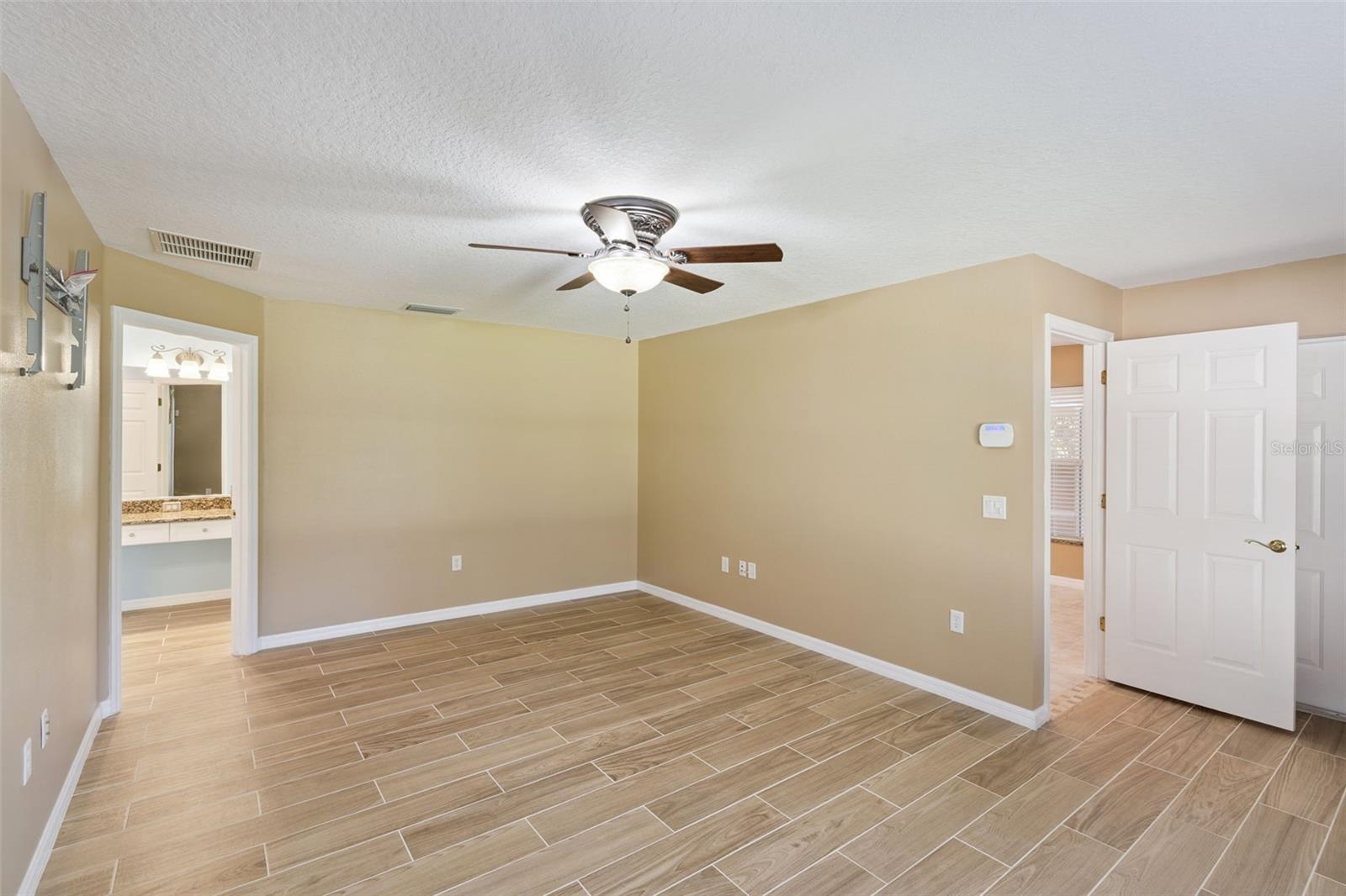 Image 18 of 50 For 15305 Shady Lane