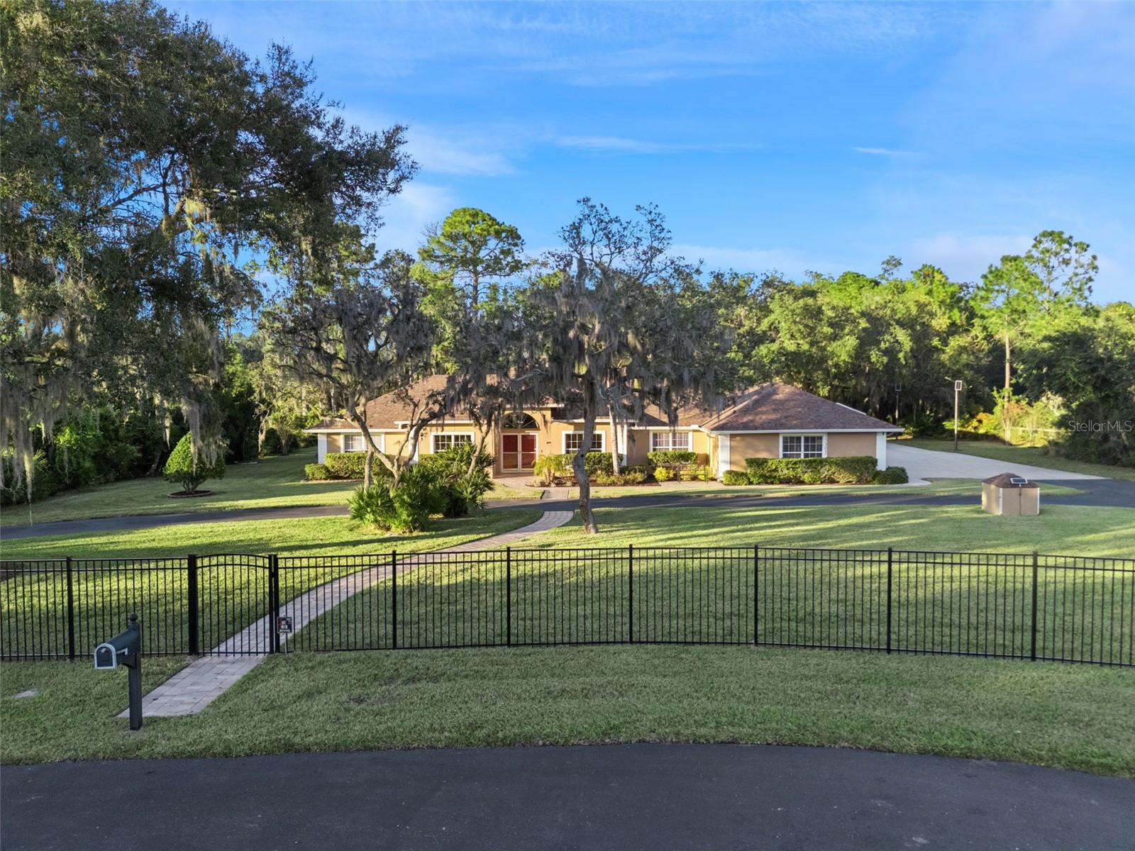 Image 41 of 50 For 15305 Shady Lane