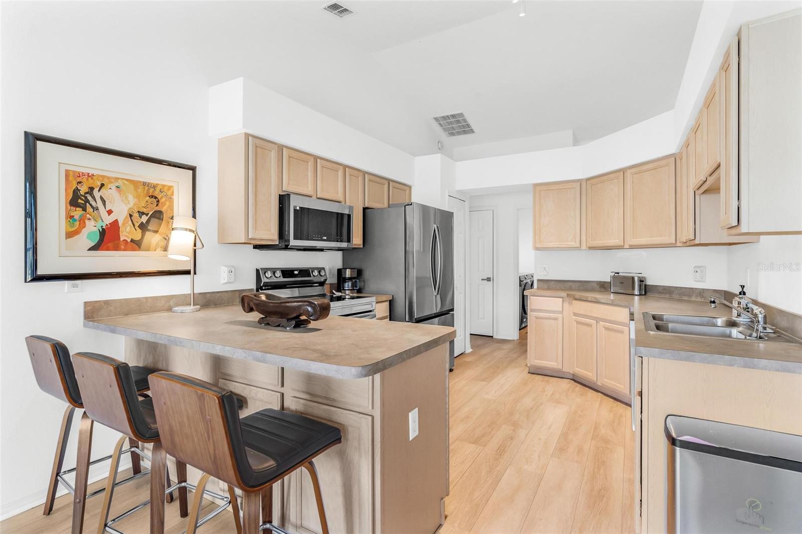 Image 11 of 55 For 25440 Crestwater Drive