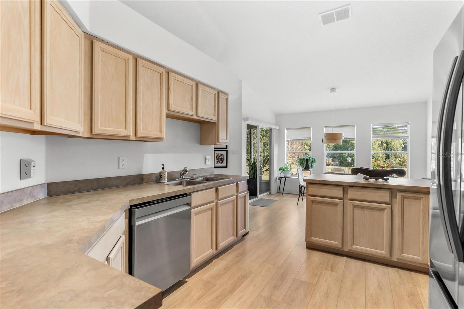 Image 14 of 55 For 25440 Crestwater Drive