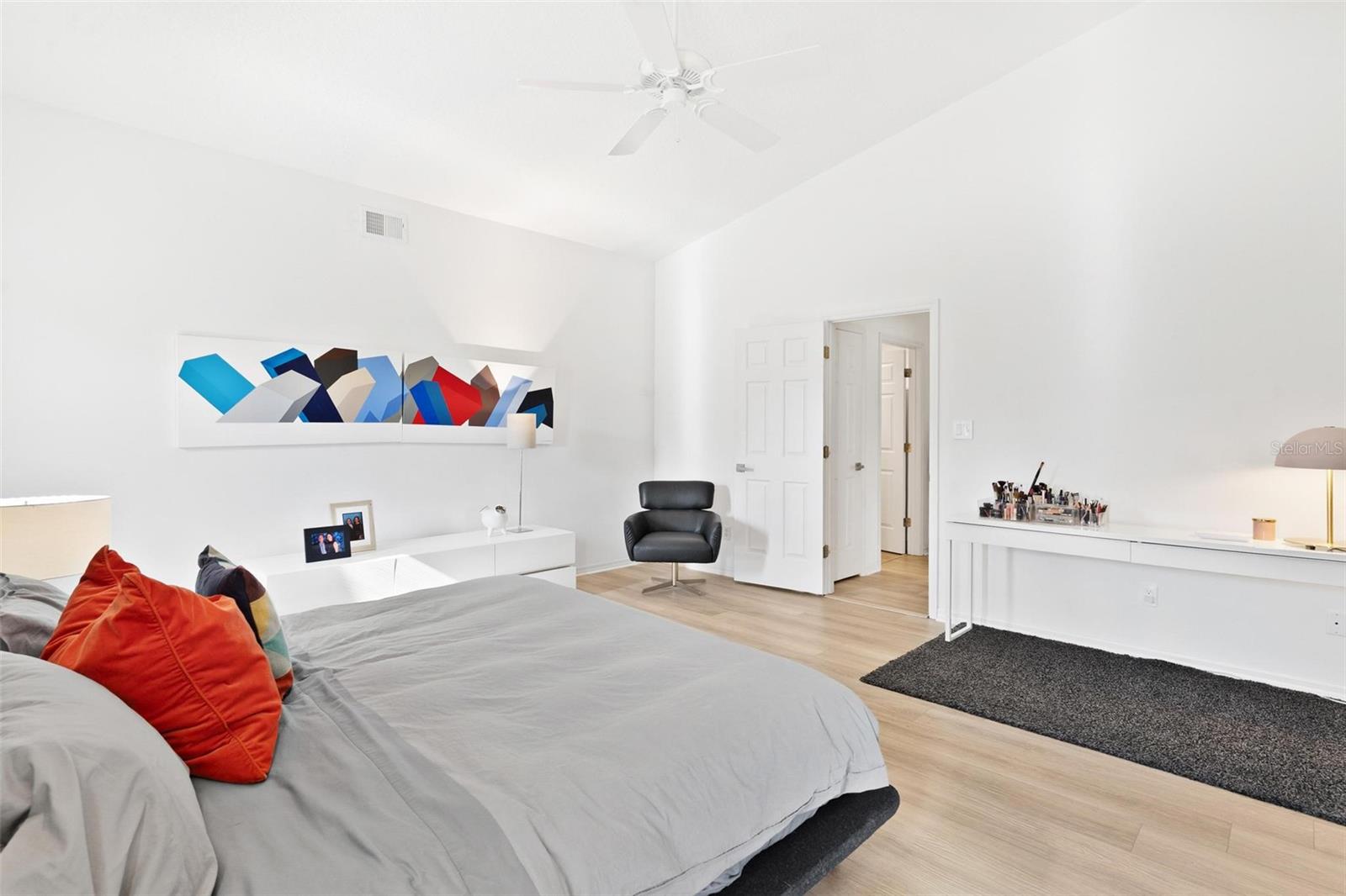 Image 20 of 55 For 25440 Crestwater Drive