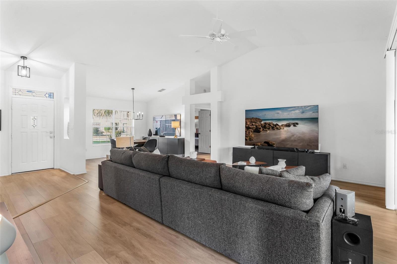 Image 8 of 55 For 25440 Crestwater Drive