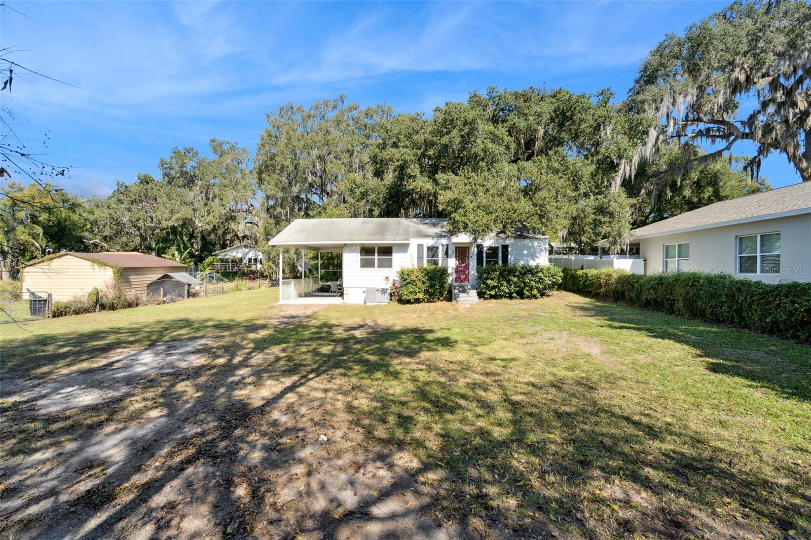 Image 16 of 17 For 10 Lucerne Circle