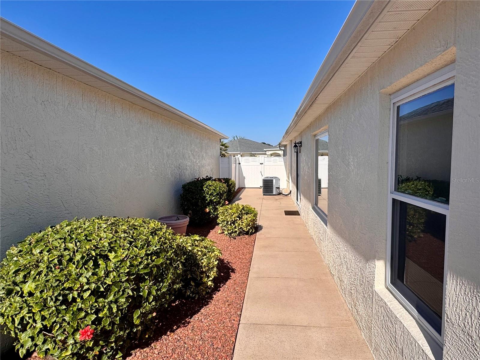 Image 21 of 29 For 1052 Jackson Street