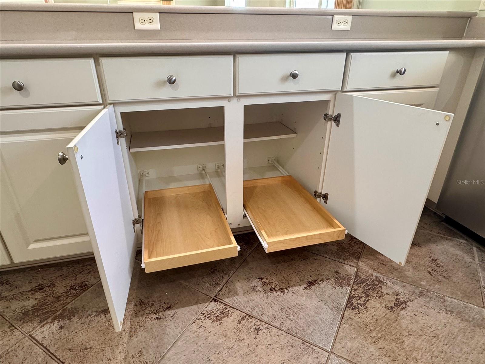 Image 3 of 29 For 1052 Jackson Street