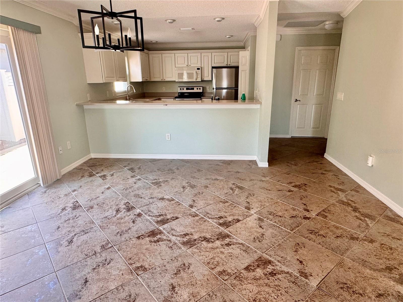 Image 4 of 29 For 1052 Jackson Street