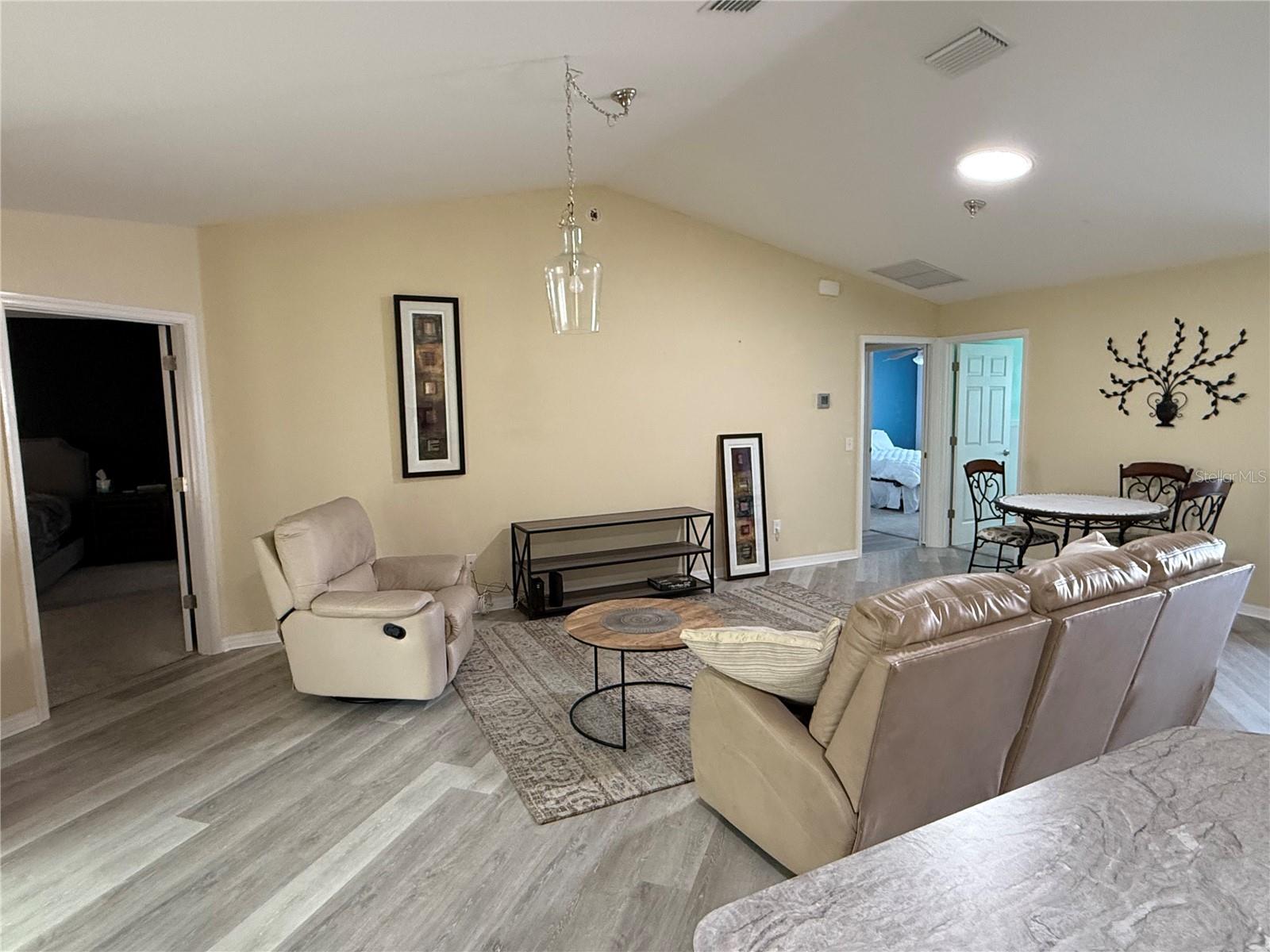 Image 4 of 20 For 718 Shelton Street